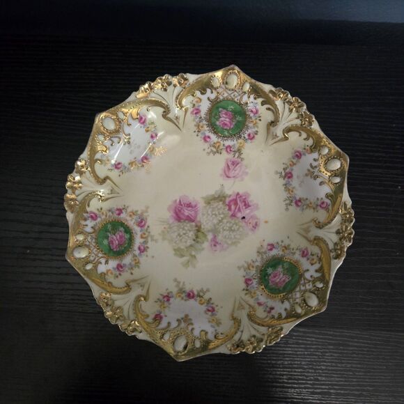 VINTAGE RS PRUSSIA THREE FOOTED BOWL CANDY DISH ANTIQUE RARE - Picture 1 of 7